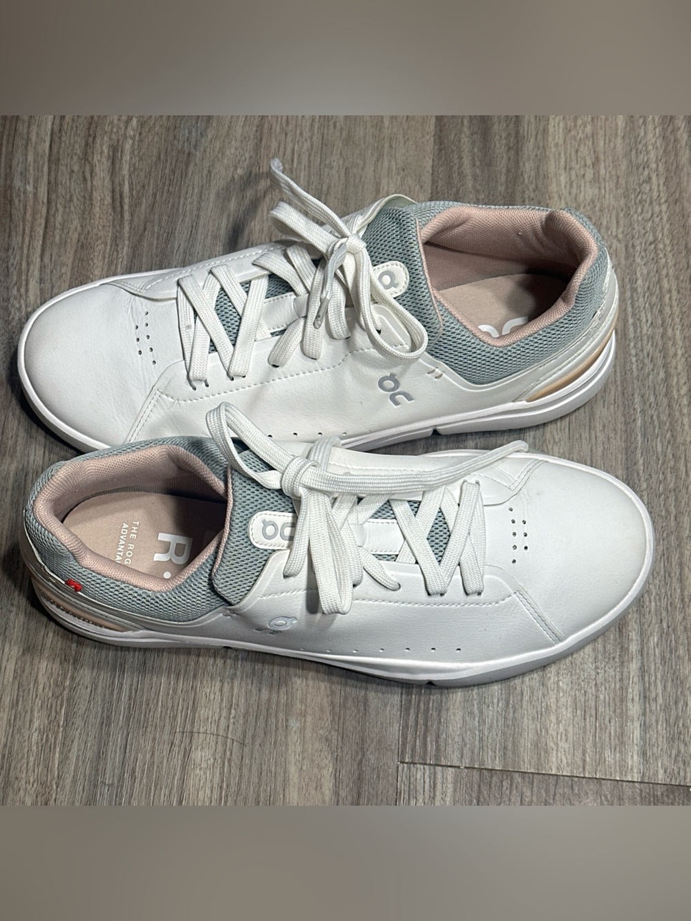 On Running Women's White Sneakers with Light Pink Lining - Picture 7 of 16